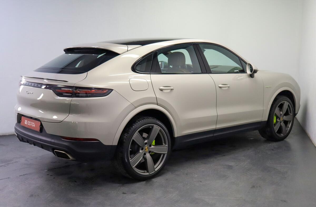 PORSCHE Cayenne E-Hybrid