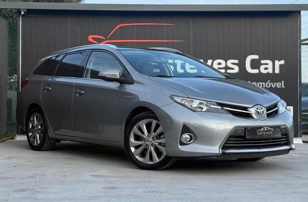 TOYOTA Auris TS 1.8 HSD Exclusive