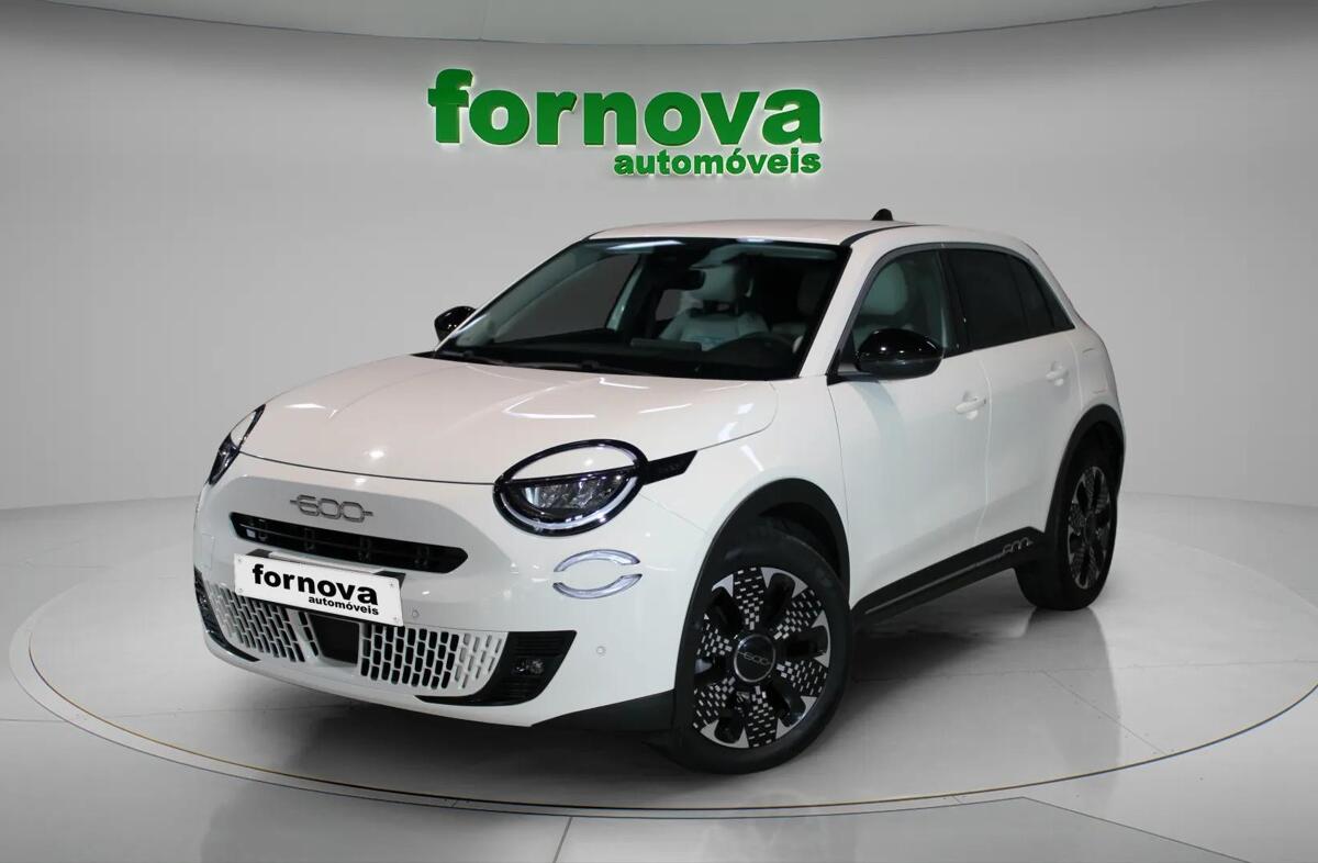 FIAT 600 1.2 Hybrid La Prima