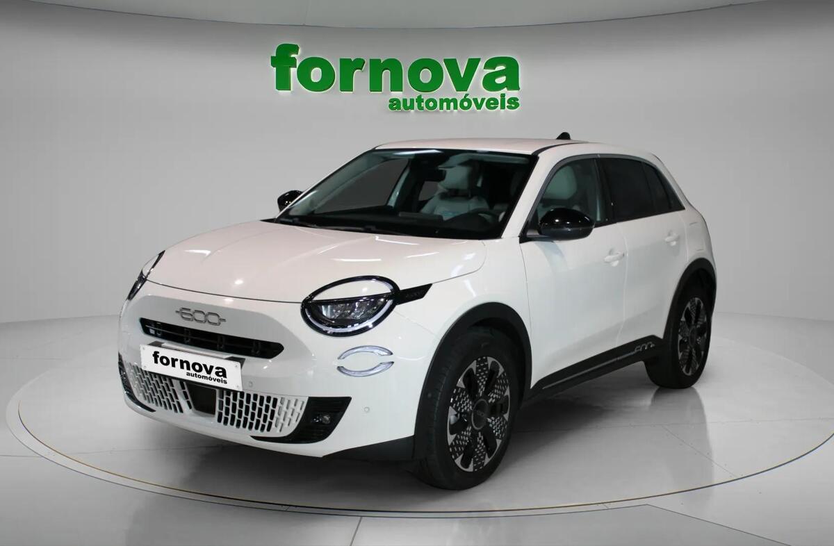 FIAT 600 1.2 Hybrid La Prima