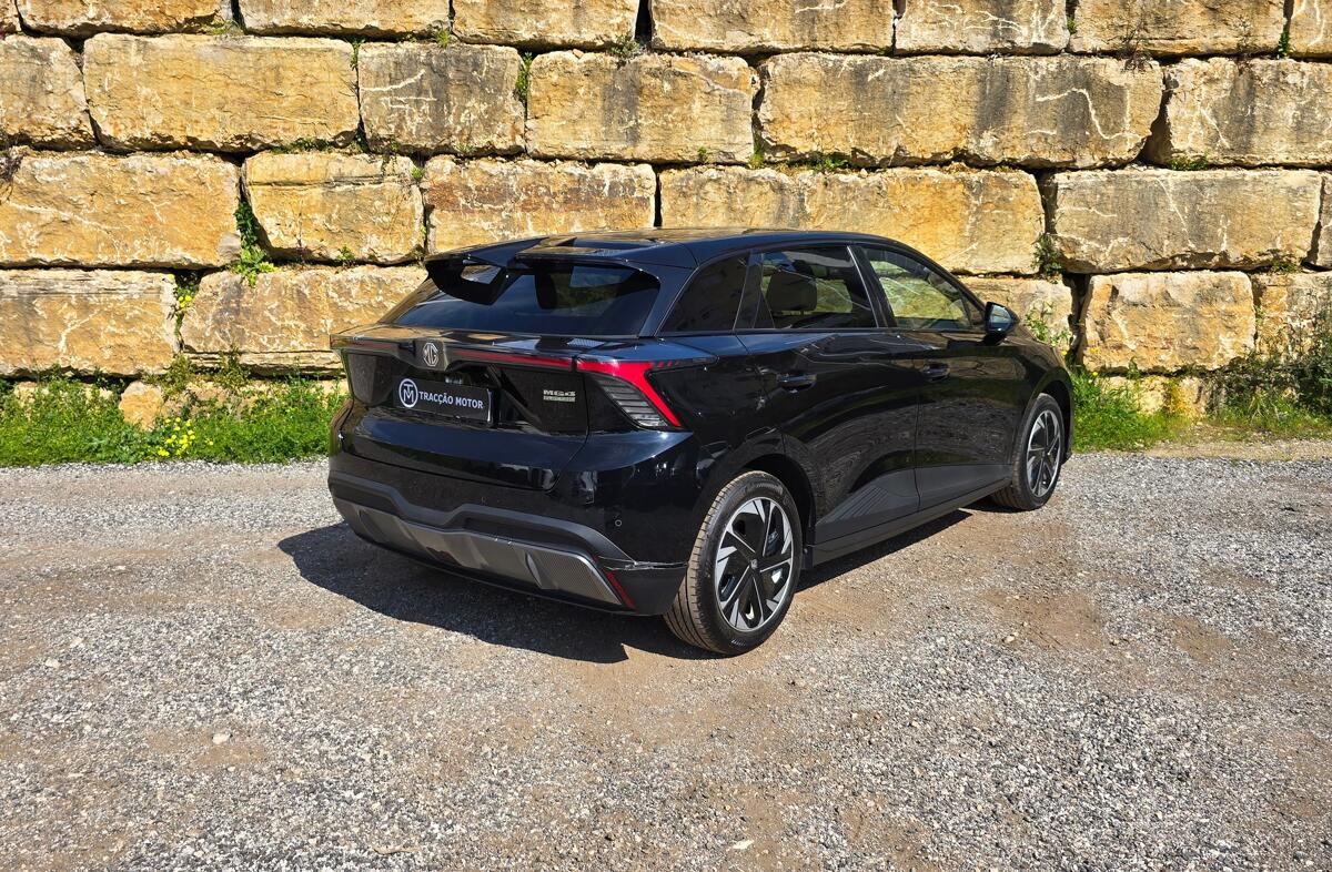 MG MG4 64 kWh Luxury