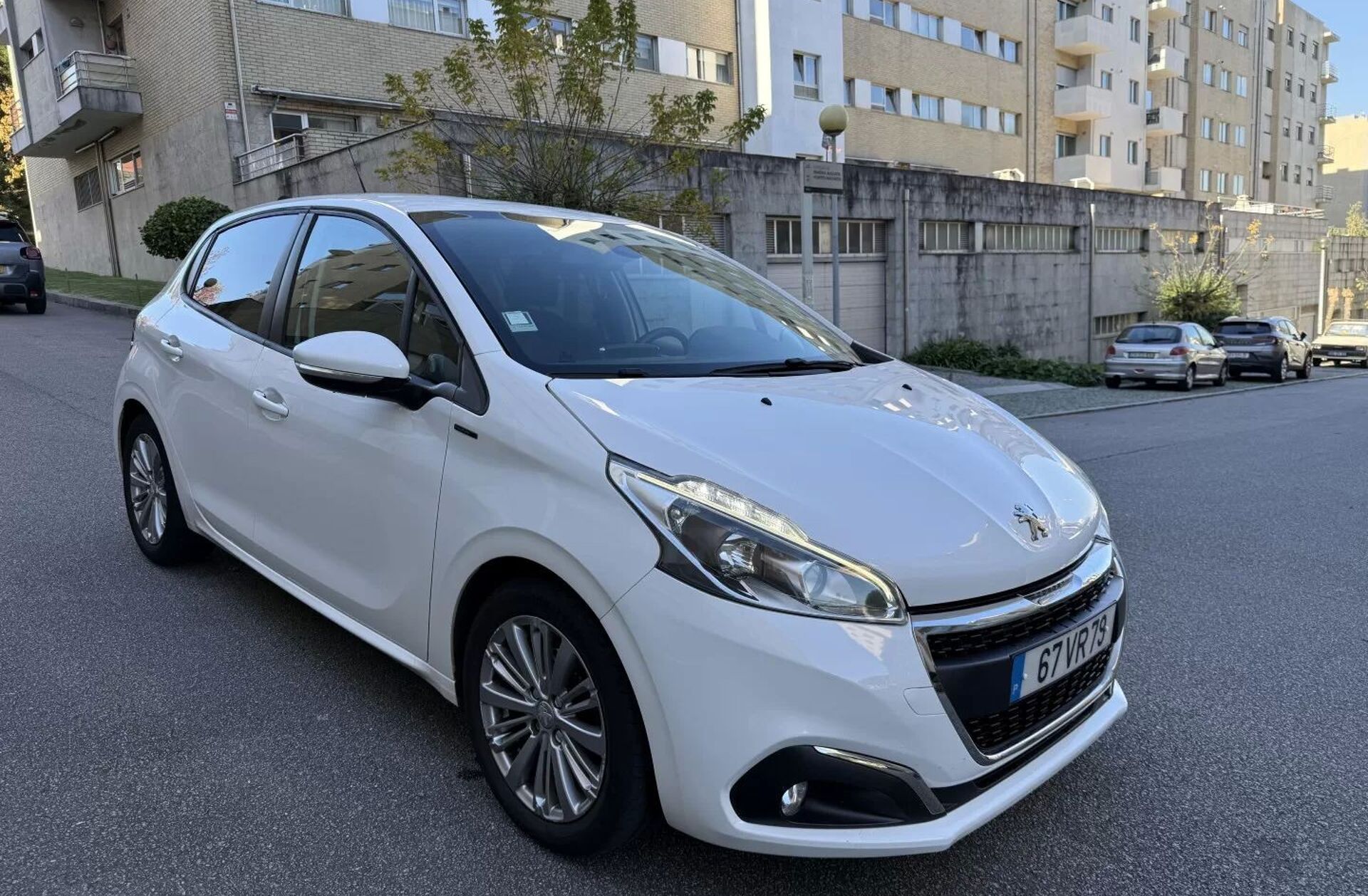 PEUGEOT 208 1.5 BlueHDi Signature
