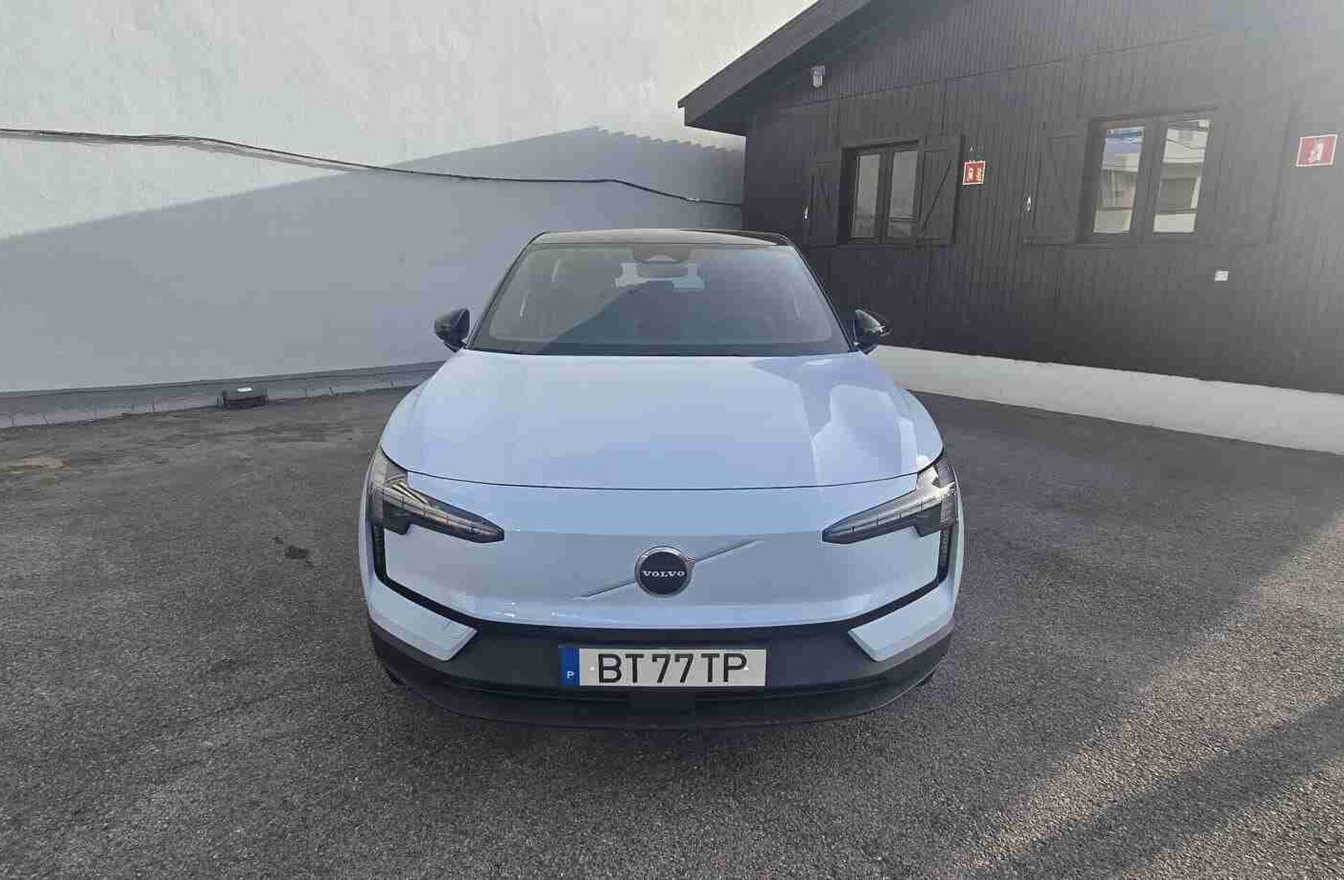 VOLVO EX30 69 kWh Single Motor Extended Range Plus