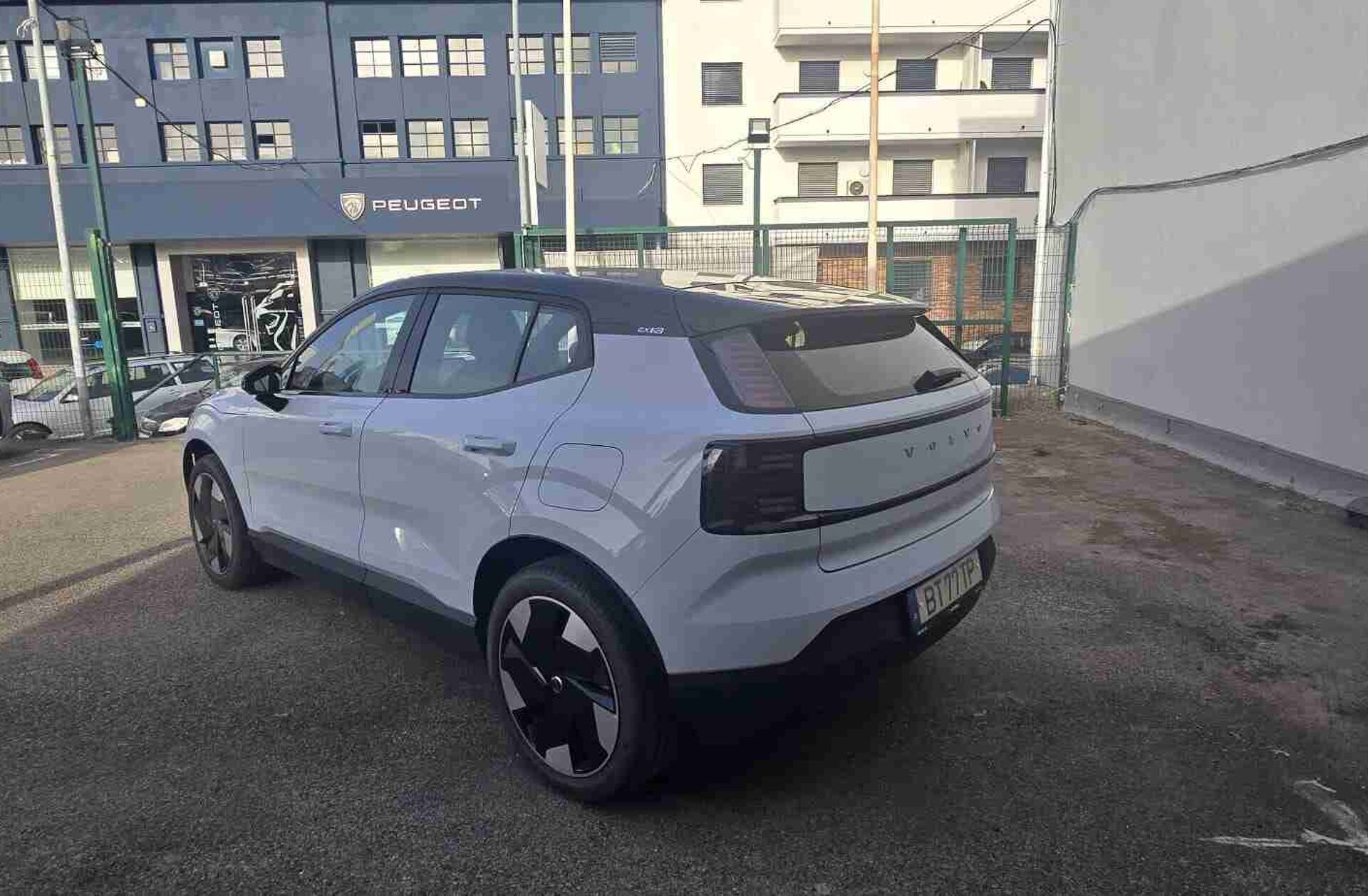 VOLVO EX30 69 kWh Single Motor Extended Range Plus