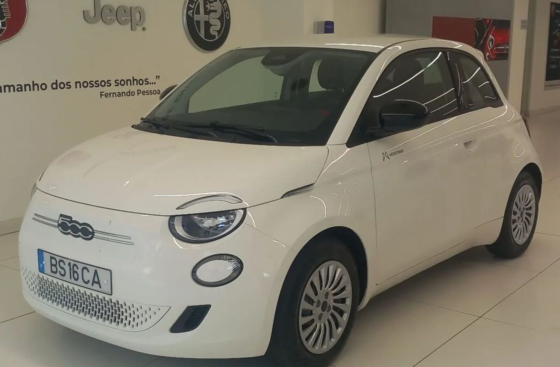 FIAT 500 e (RED)