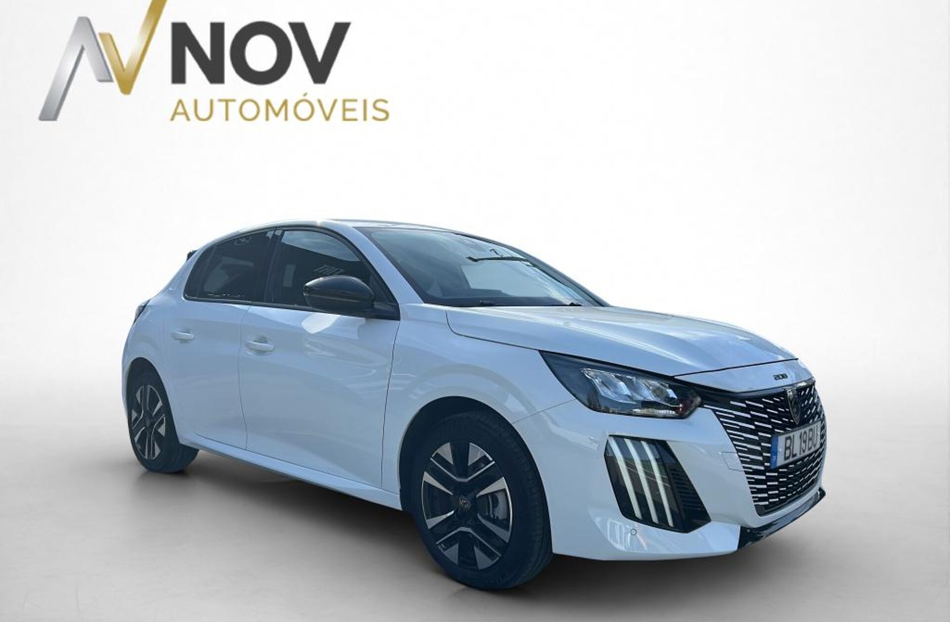 PEUGEOT 208 1.2 Hybrid Allure e-DCS6