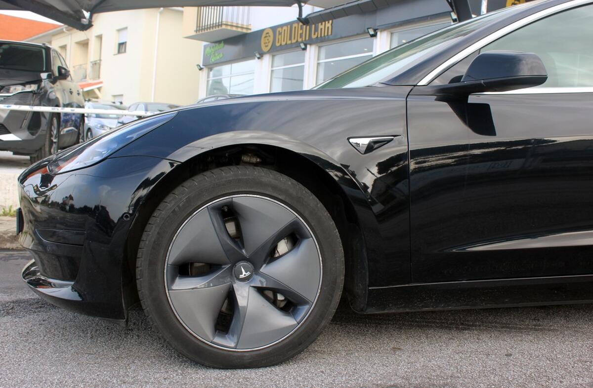 TESLA Model 3 Standard Range Plus RWD