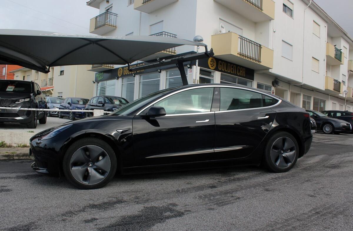 TESLA Model 3 Standard Range Plus RWD