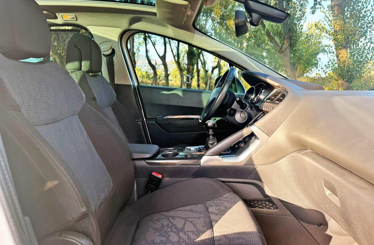 PEUGEOT 3008 1.6 HDi Executive