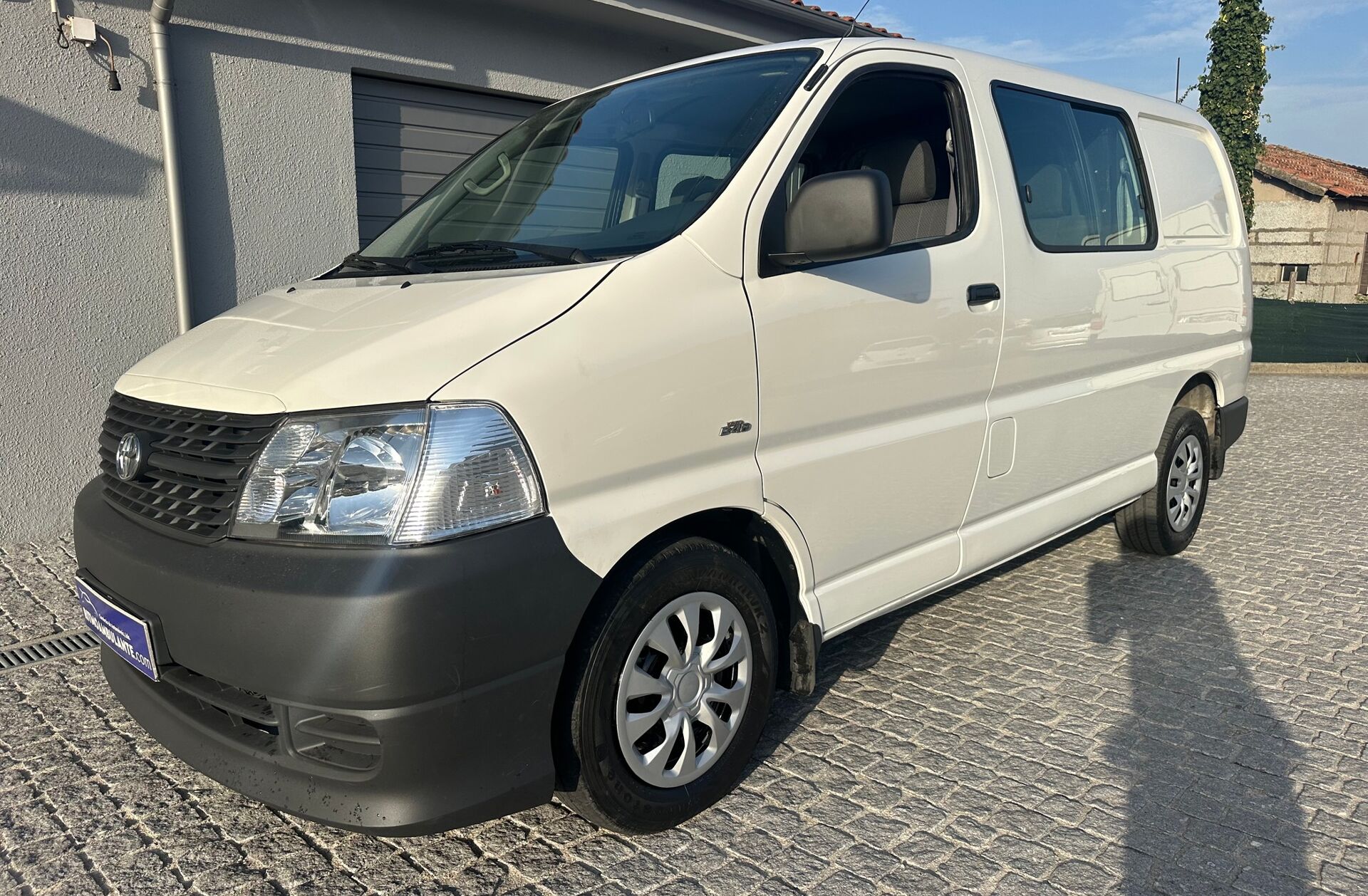 TOYOTA Hiace 2.5 D-4D Curto 2.8T AC