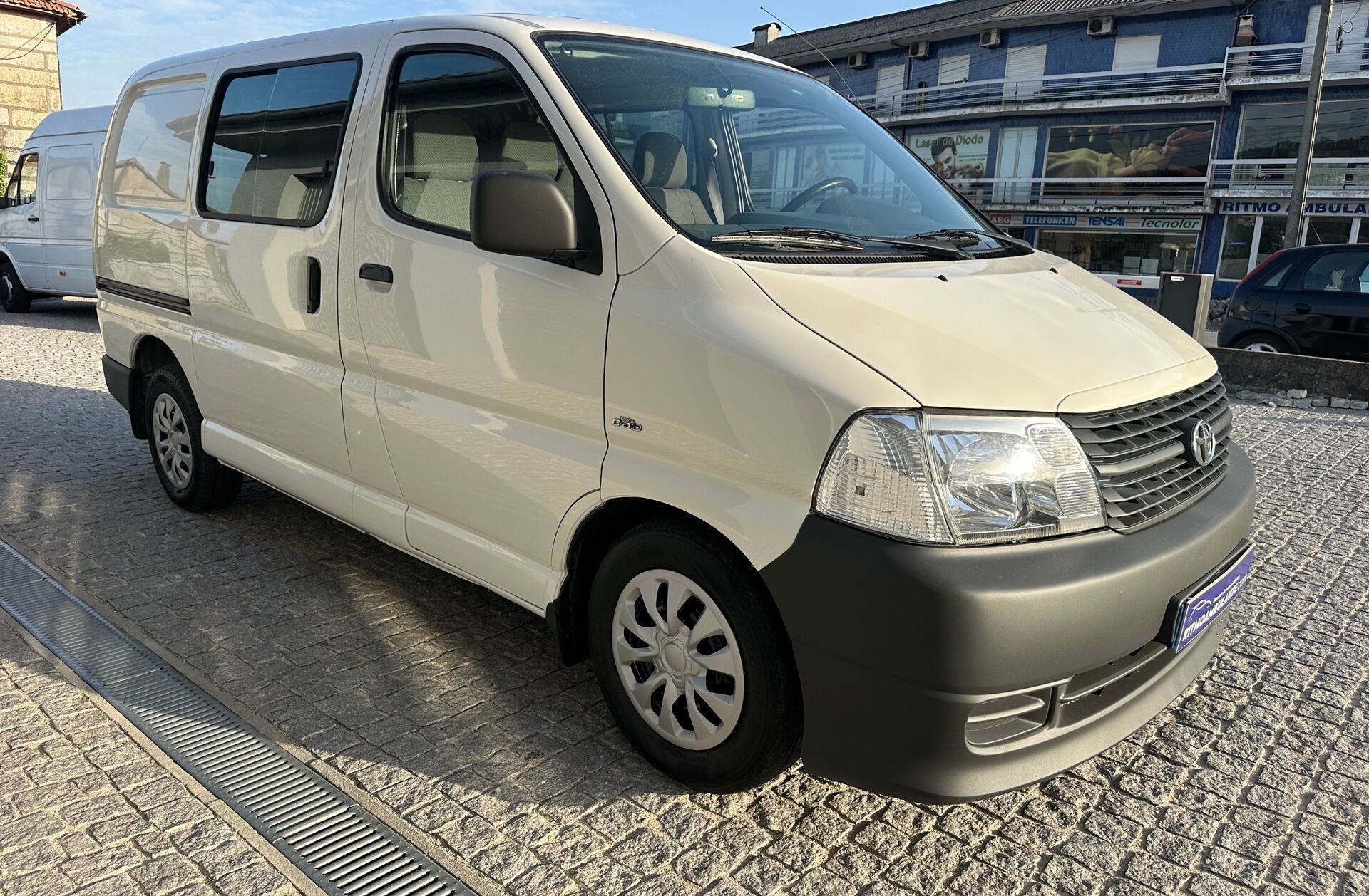 TOYOTA Hiace 2.5 D-4D Curto 2.8T AC