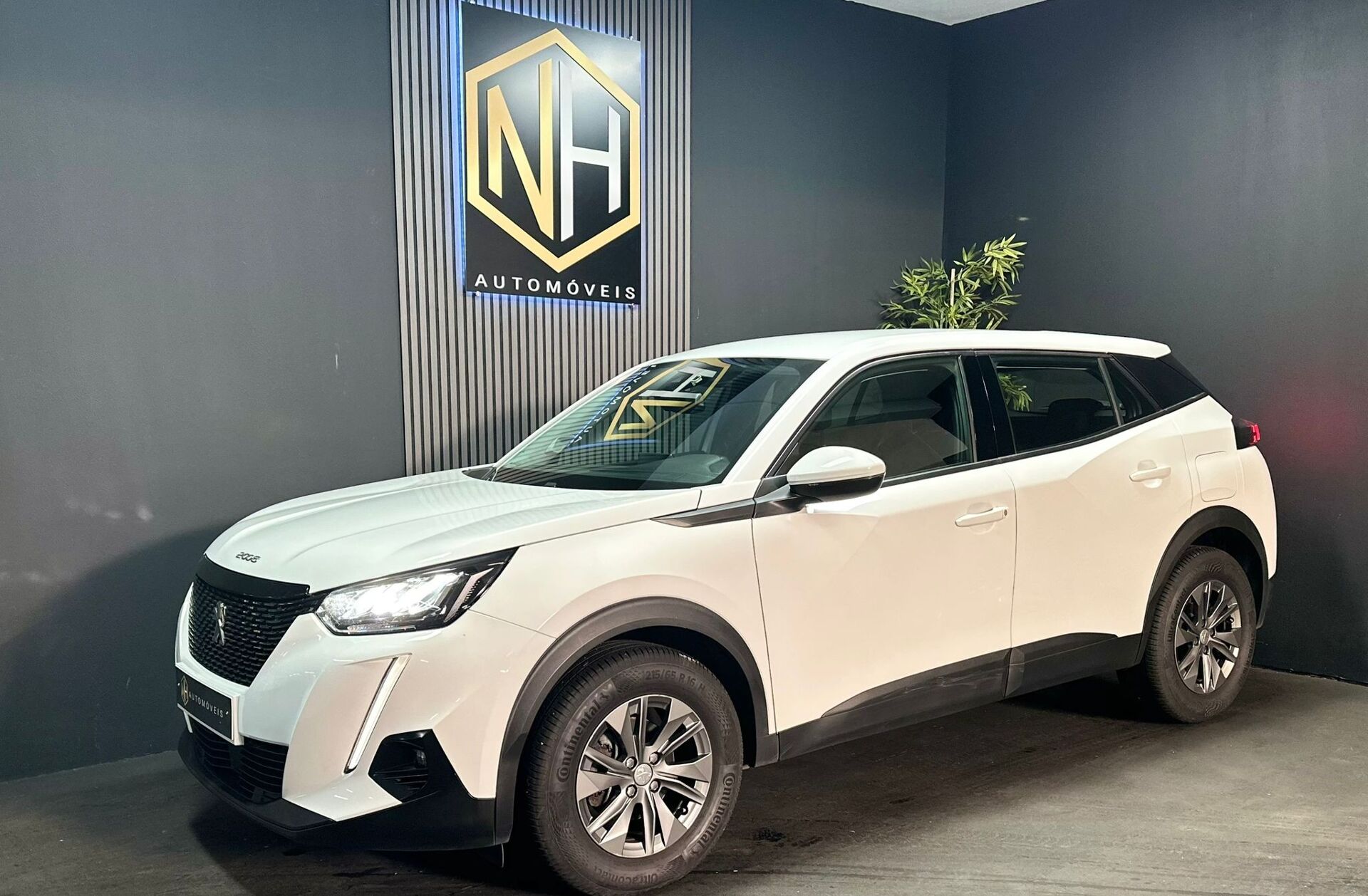 PEUGEOT 2008 1.2 PureTech Allure EAT8