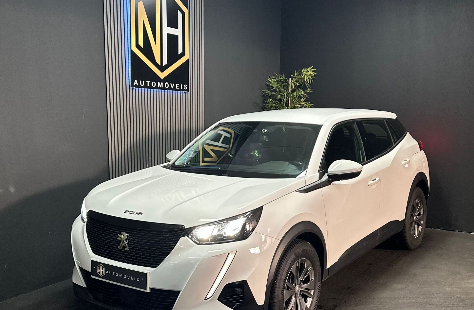 PEUGEOT 2008 1.2 PureTech Allure EAT8