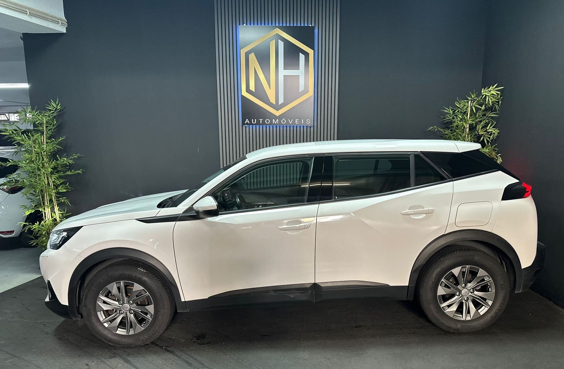 PEUGEOT 2008 1.2 PureTech Allure EAT8