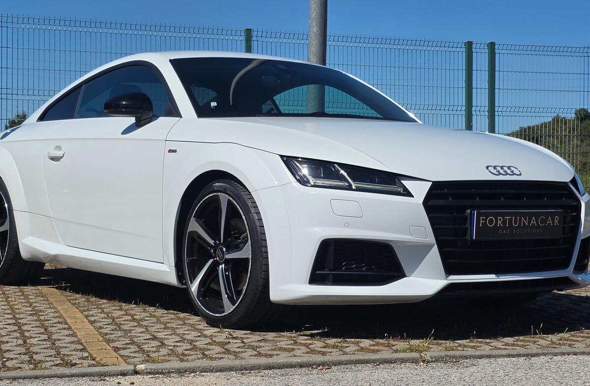 AUDI TT 2.0 TDi S-line