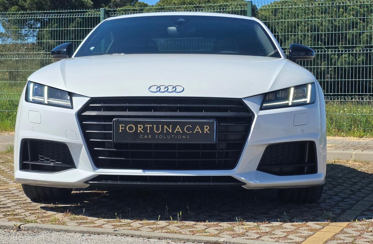 AUDI TT 2.0 TDi S-line