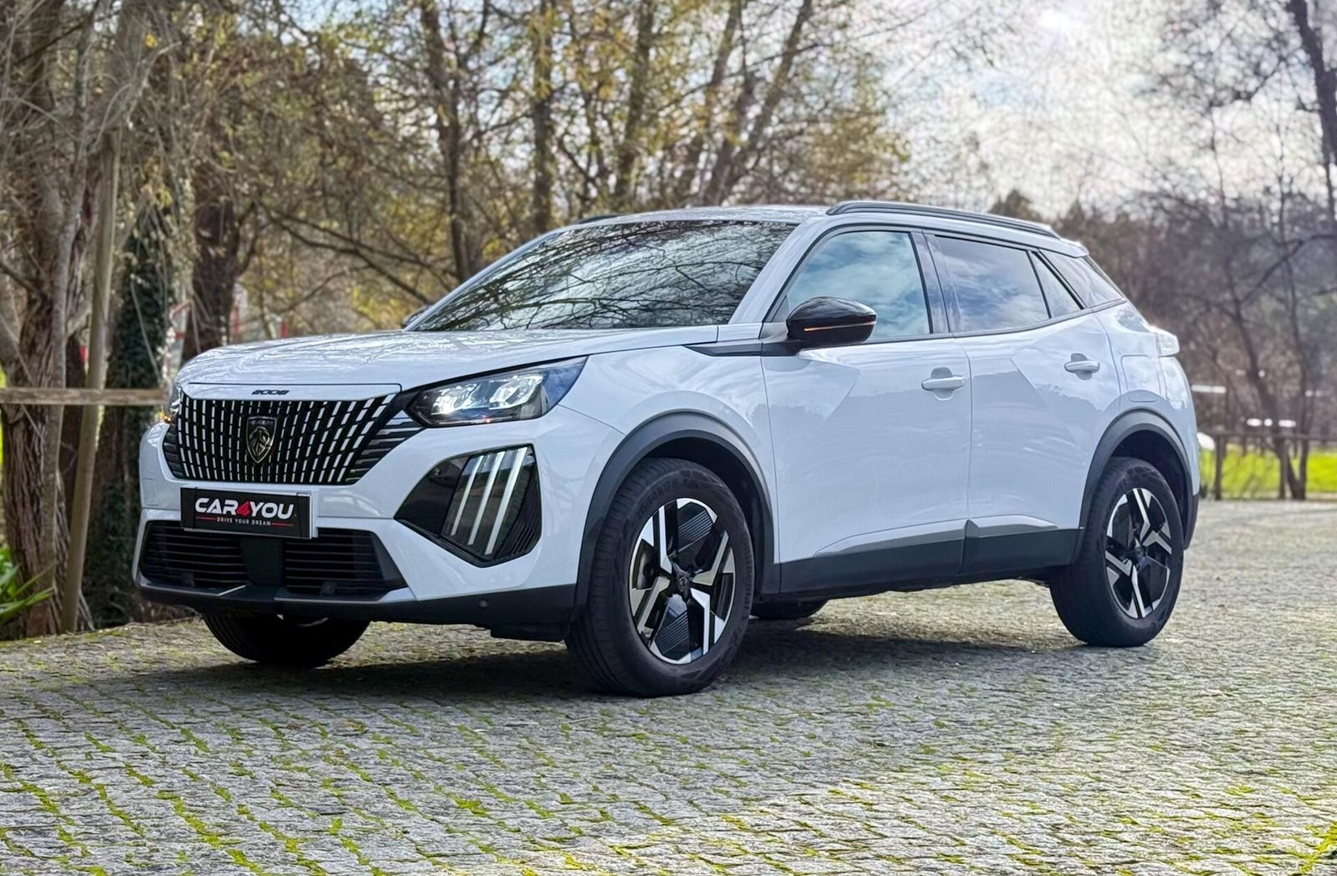 PEUGEOT 2008 1.2 PureTech Allure