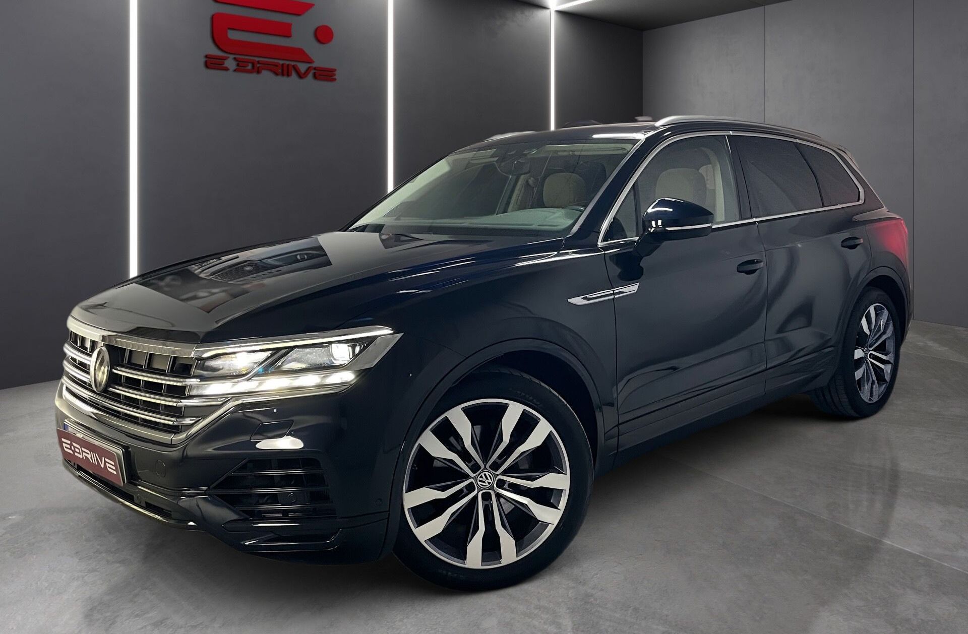 VOLKSWAGEN Touareg 3.0 TDI V6 Elegance Plus