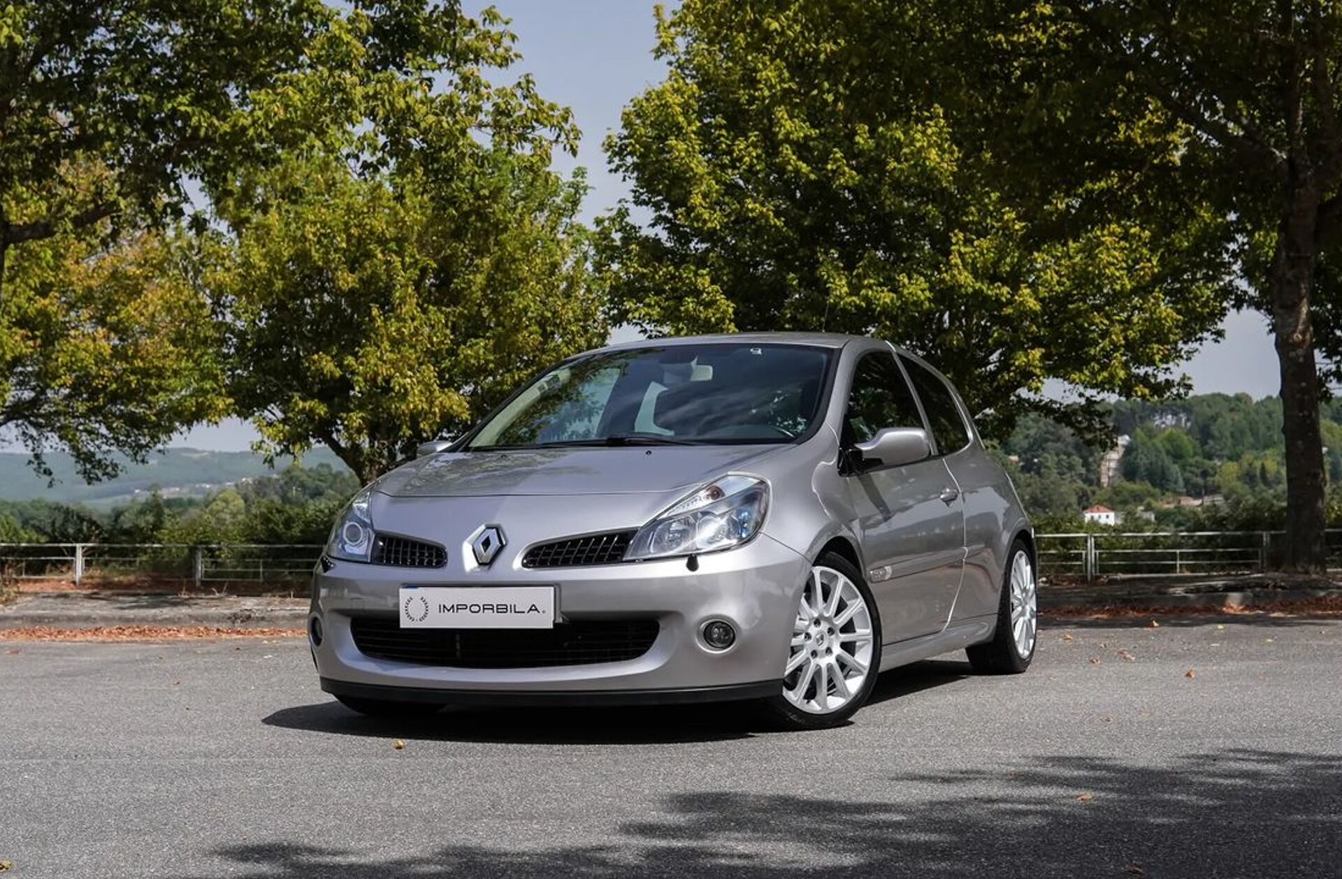 RENAULT Clio 2.0 16V Sport