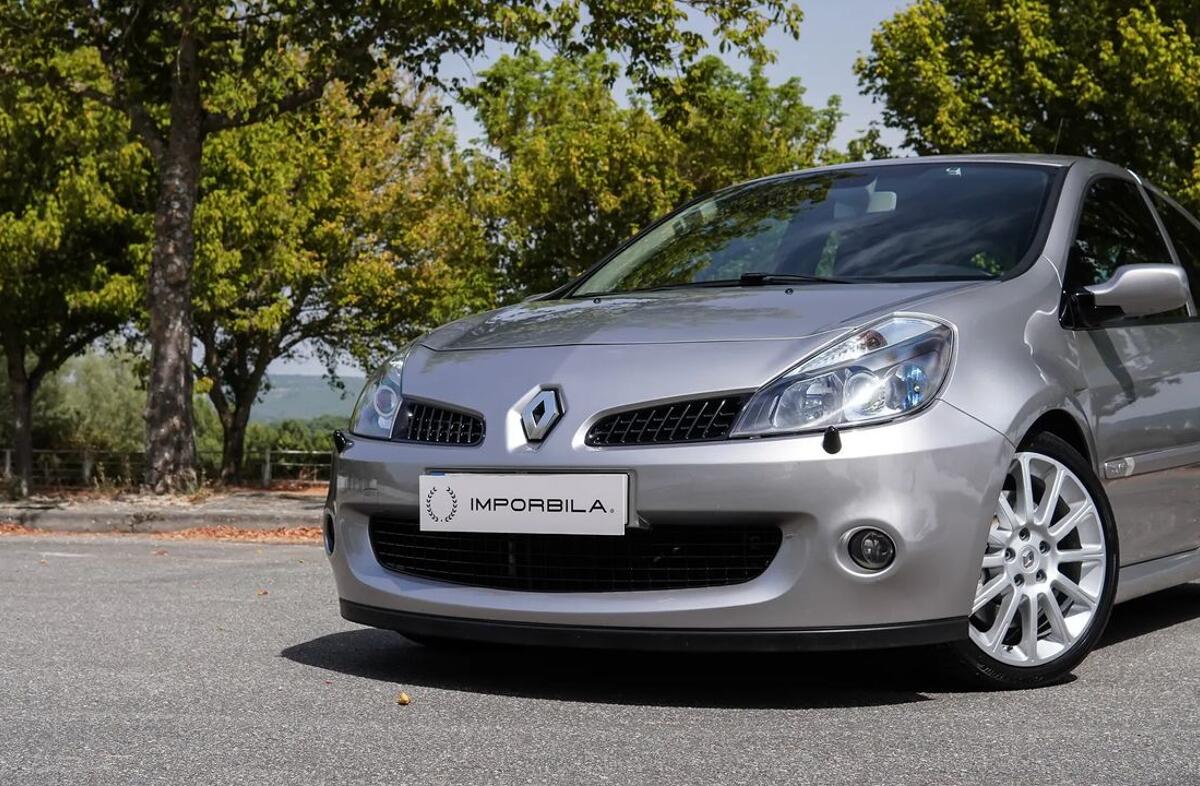 RENAULT Clio 2.0 16V Sport