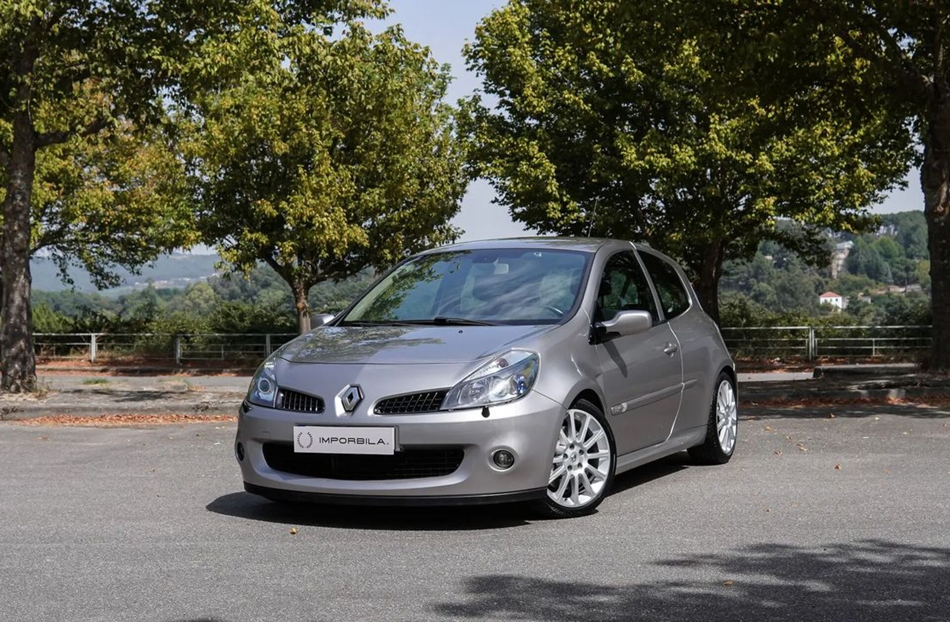RENAULT Clio 2.0 16V Sport