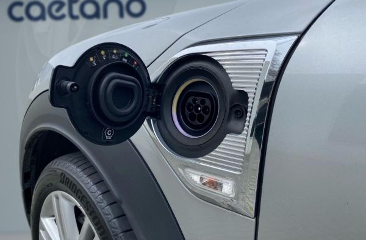 MINI Mini Countryman Mini Cooper SE Premium Classic Auto