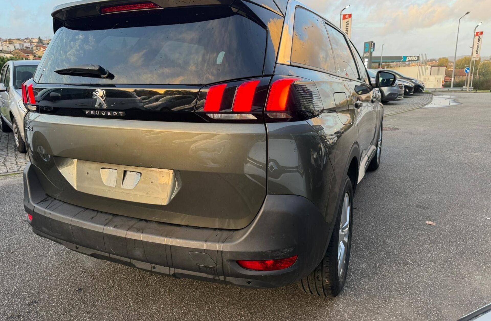 PEUGEOT 5008 1.2 PureTech Active