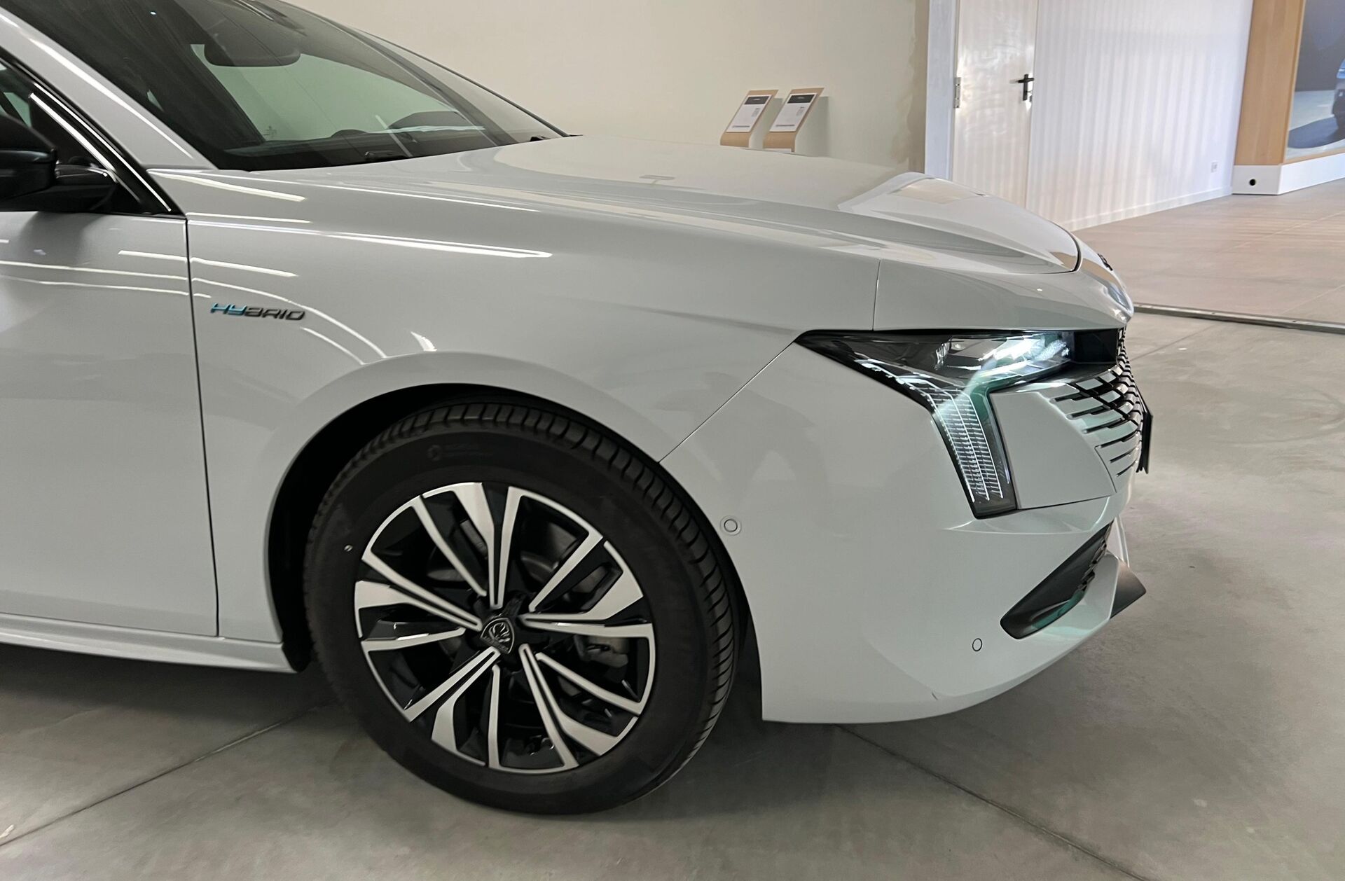 PEUGEOT 508 SW 1.6 Hybrid Allure e-EAT8