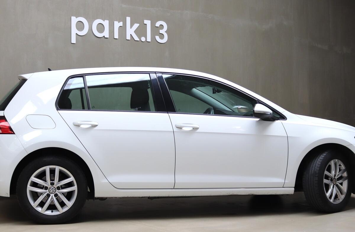 VOLKSWAGEN Golf 1.0 TSI Trendline Pack