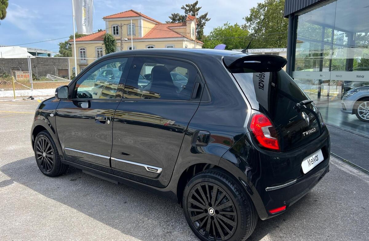 RENAULT Twingo E-Tech. 22 Urban Night