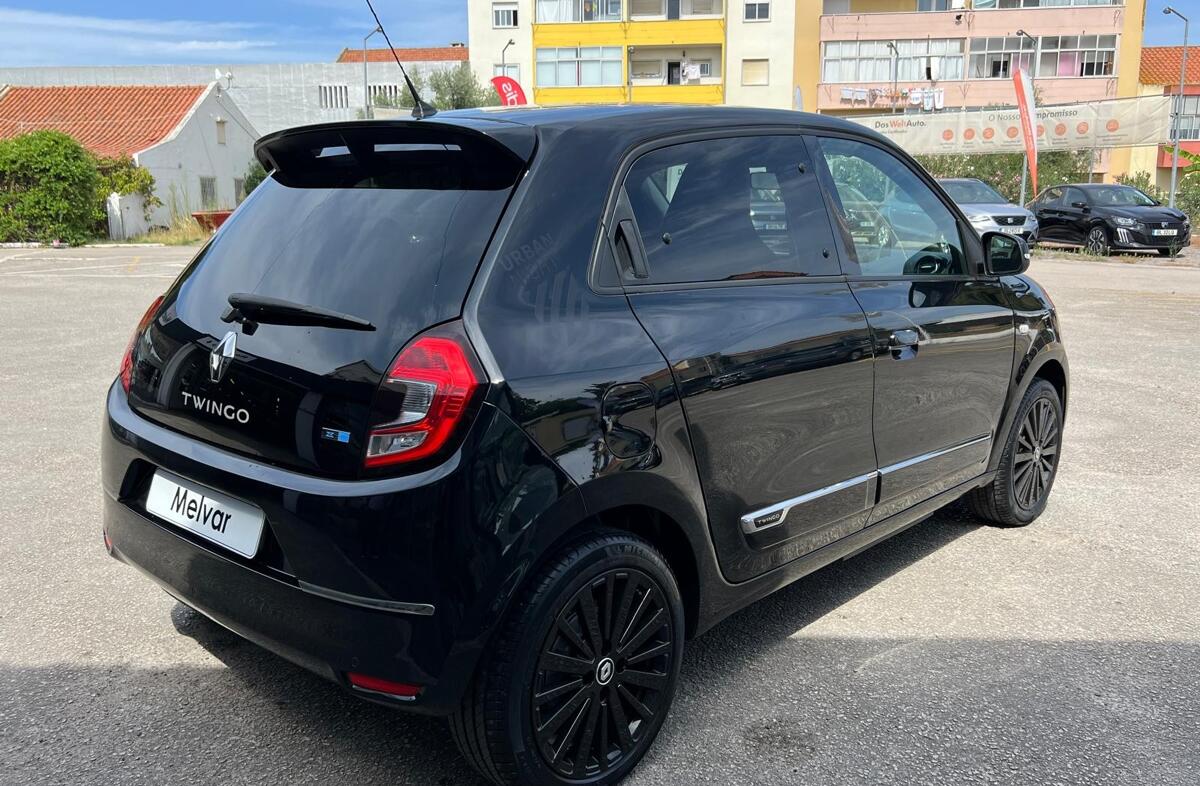 RENAULT Twingo E-Tech. 22 Urban Night