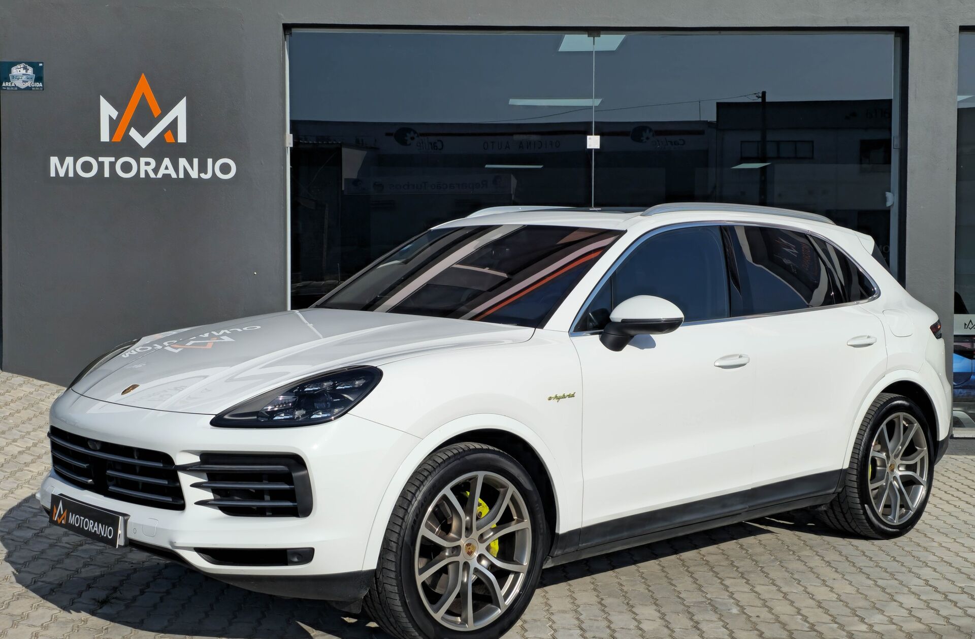 PORSCHE Cayenne E-Hybrid
