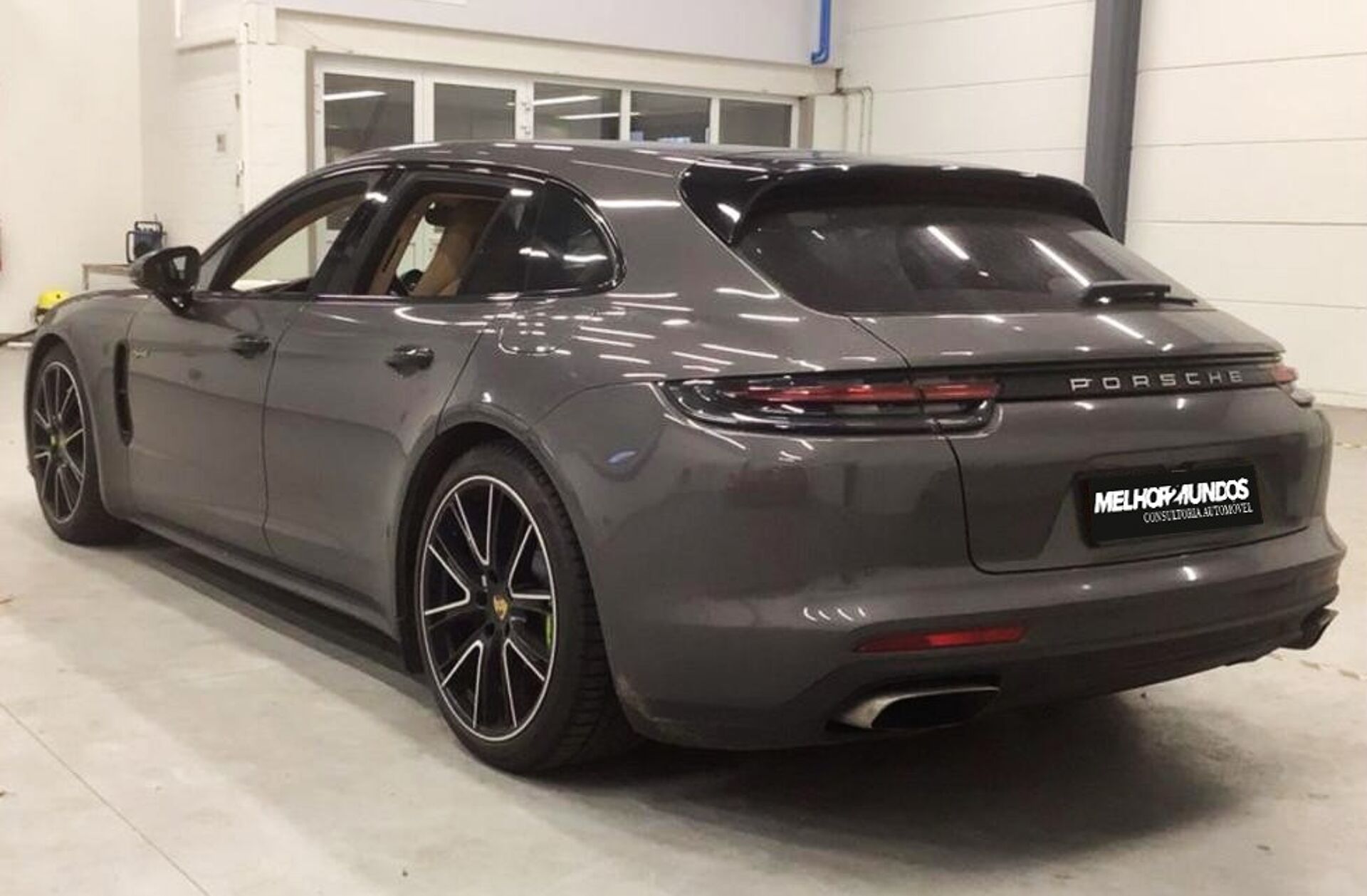 PORSCHE Panamera 4 E-Hybrid