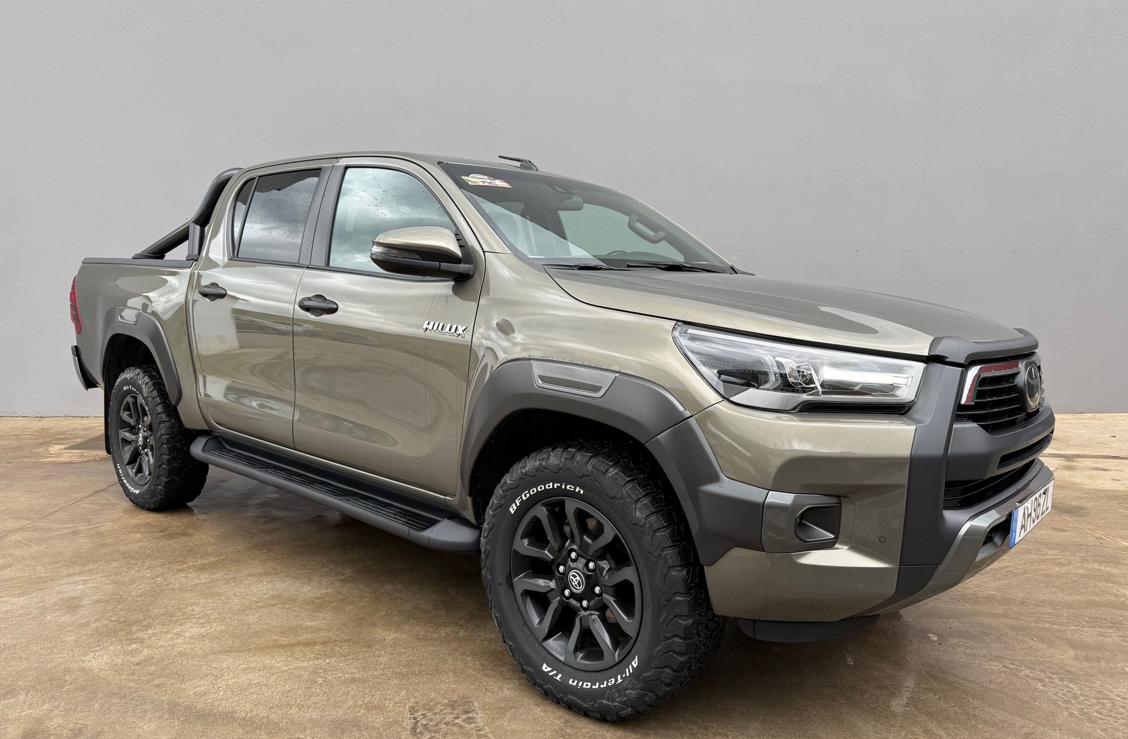 TOYOTA Hilux 2.8 D-4D 4WD Invencível TA
