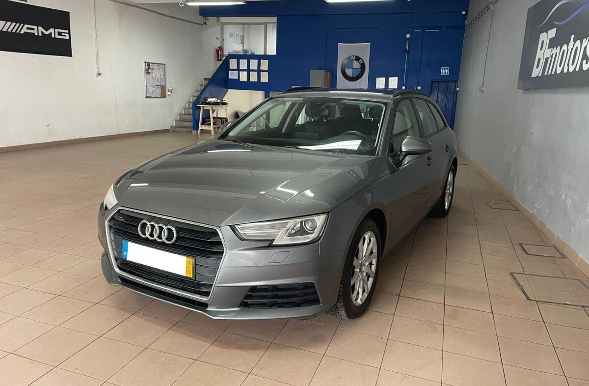 AUDI A4 2.0 TDI S-line