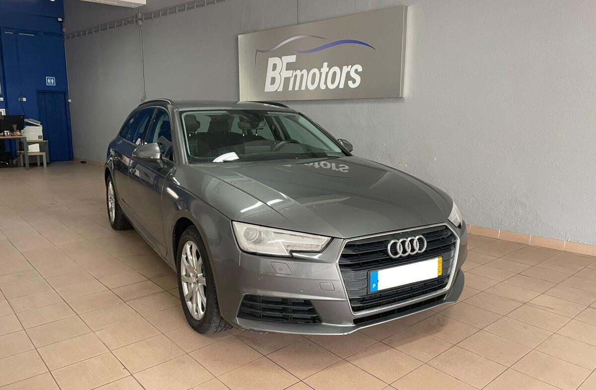 AUDI A4 2.0 TDI S-line