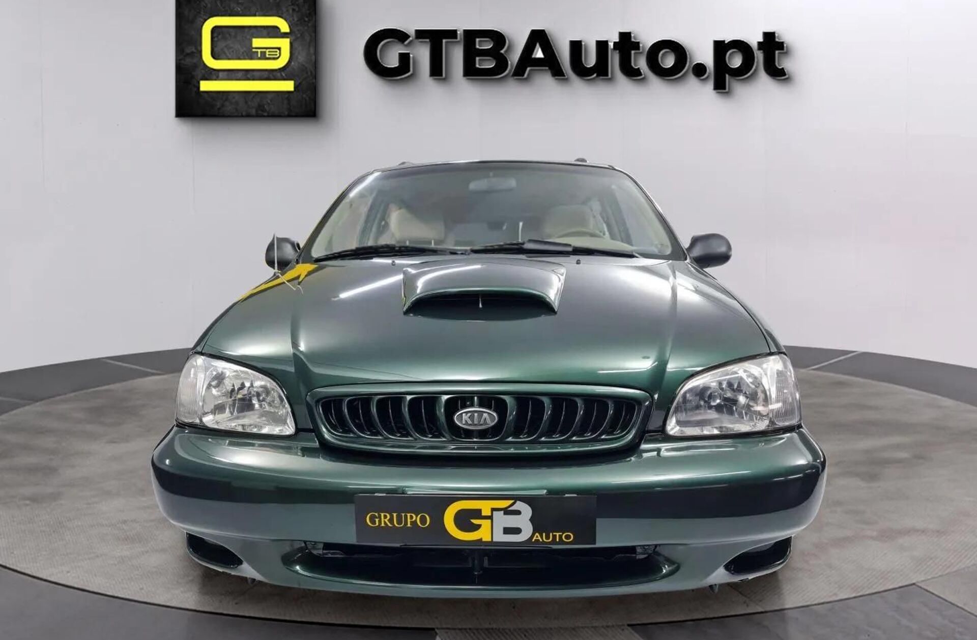 KIA Carnival 2.9 TDi LS