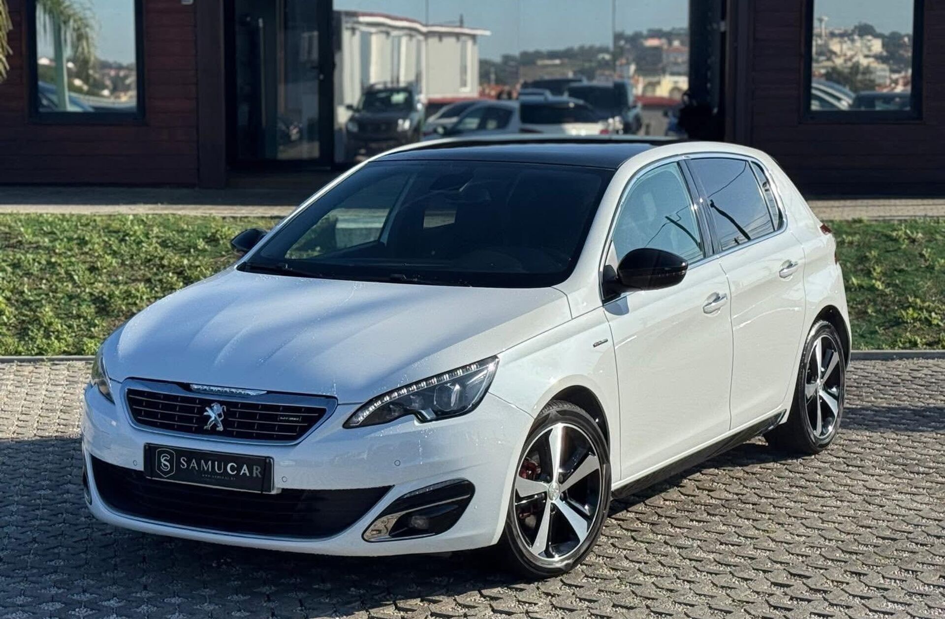 PEUGEOT 308 1.2 PureTech Allure