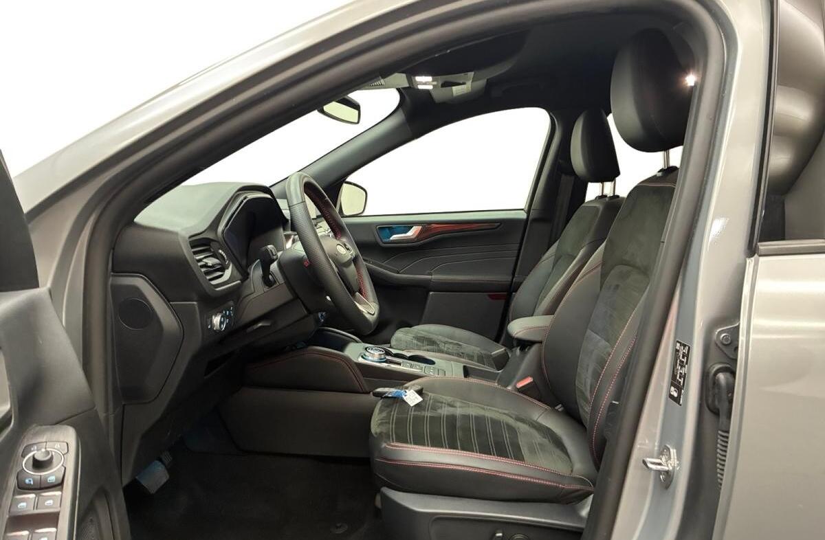 FORD Kuga 2.5 FHEV ST-Line X