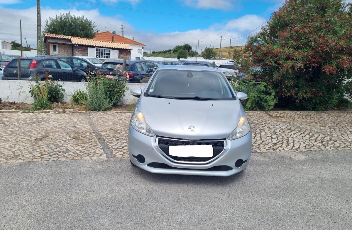 PEUGEOT 208 1.4 HDi Allure