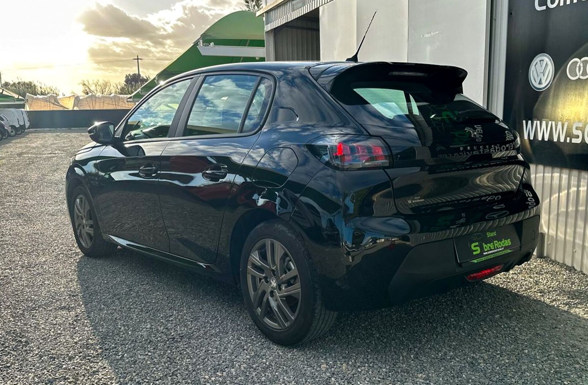 PEUGEOT 208 1.2 PureTech GT EAT8