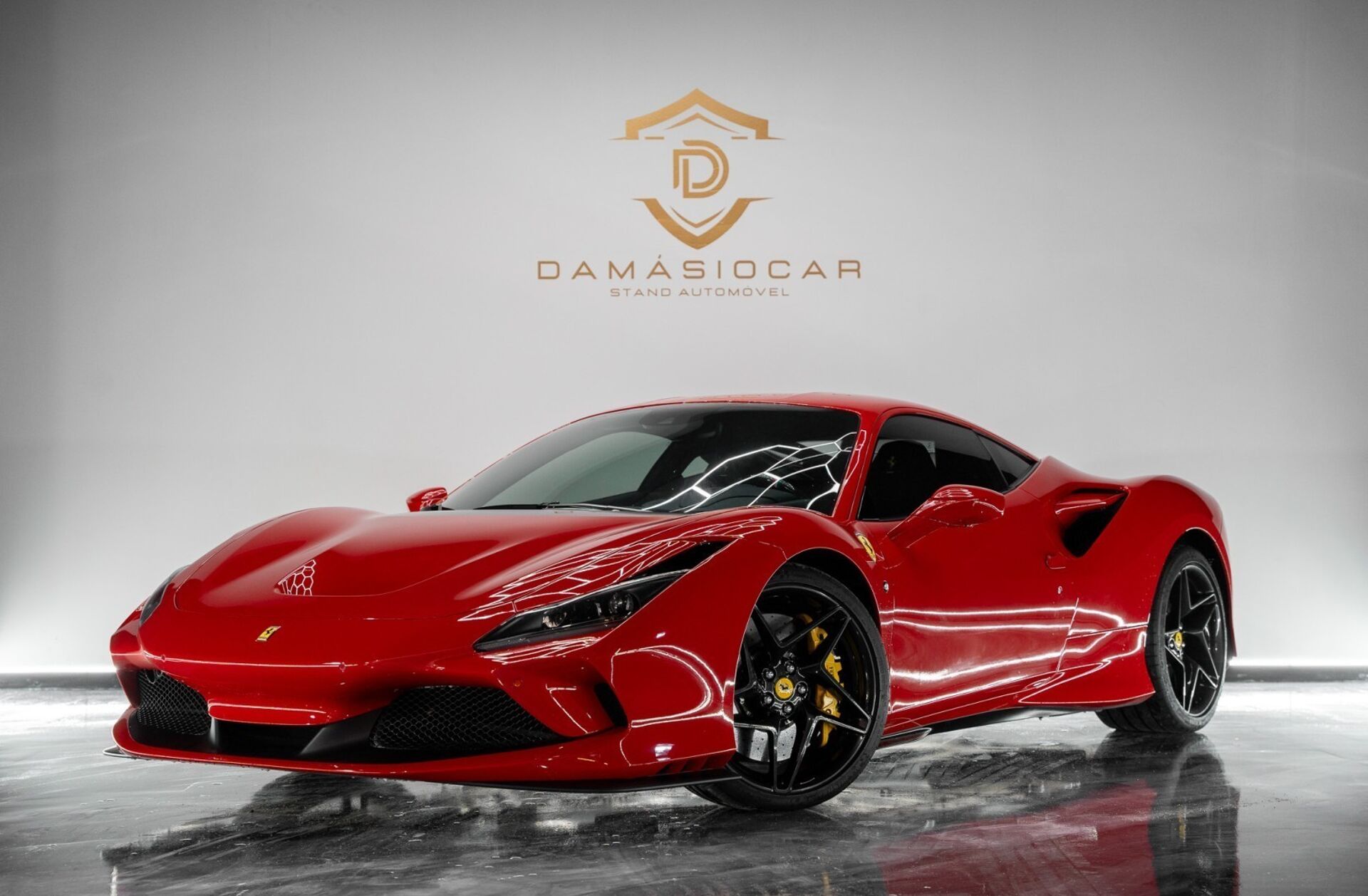 FERRARI F8 Standard