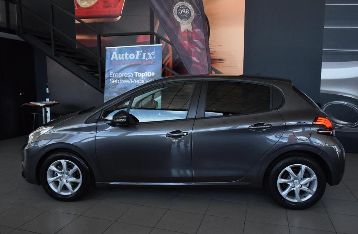 PEUGEOT 208 1.5 BlueHDi Signature