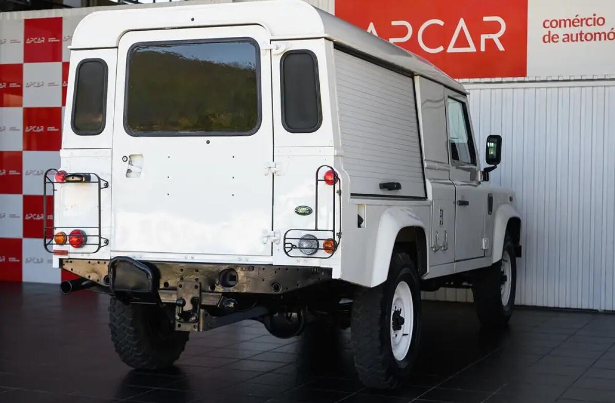 LAND ROVER Defender 90 ST 2.5 Td5 E