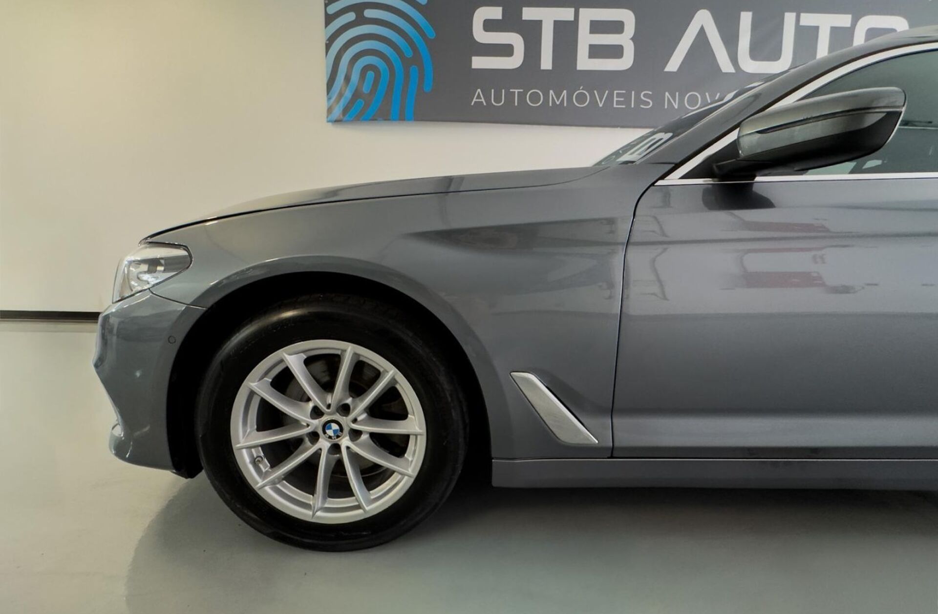 BMW Serie-5 520 d Line Luxury Auto