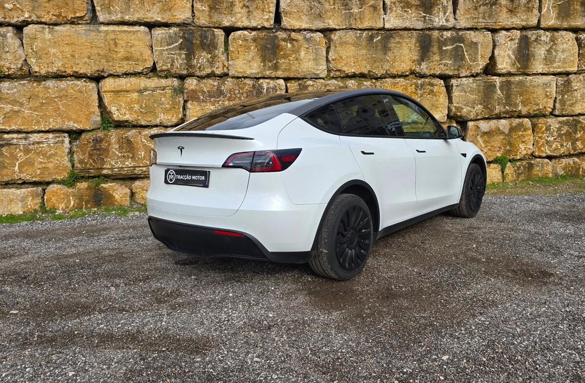 TESLA Model Y Long Range Tração Integral