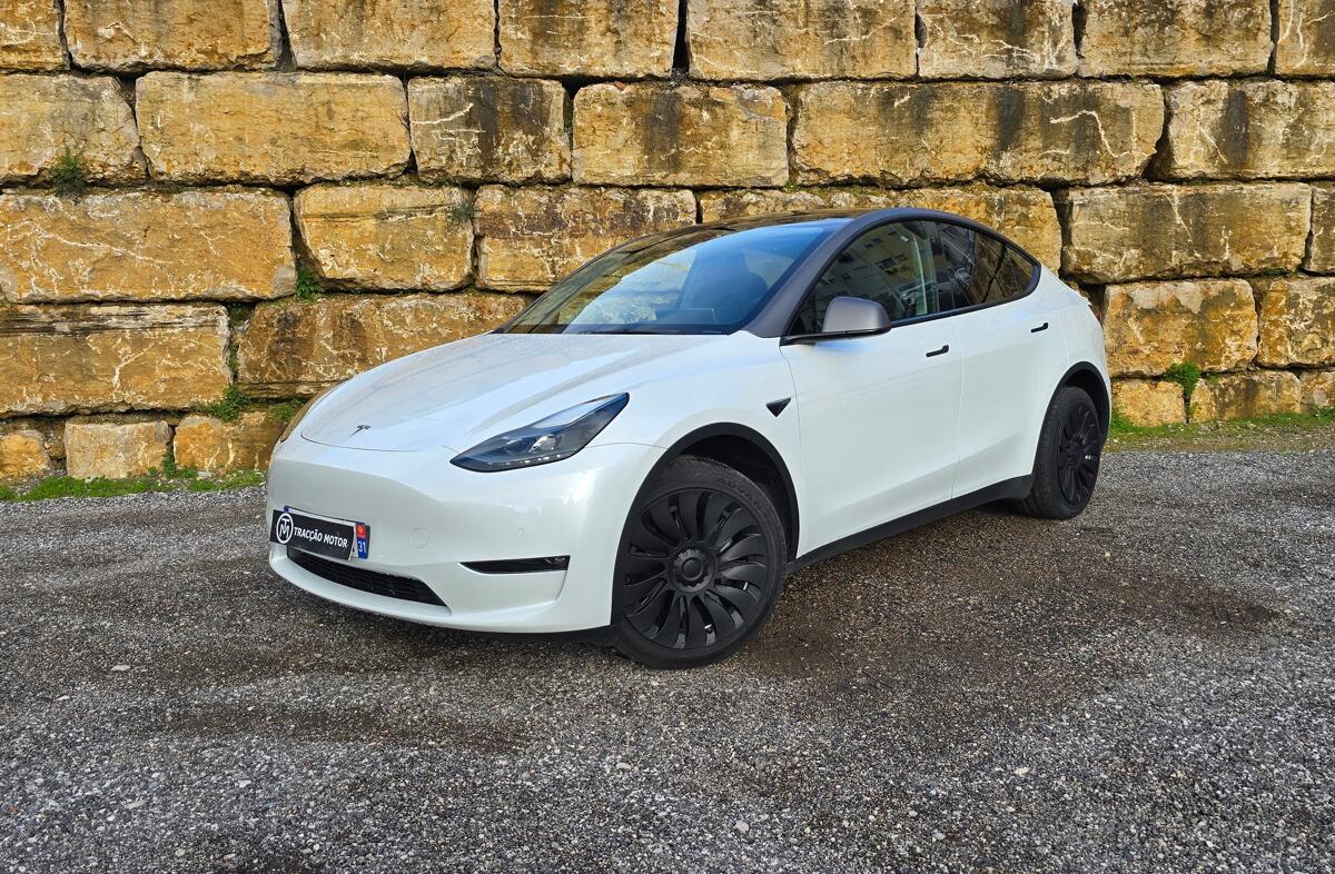 TESLA Model Y Long Range Tração Integral