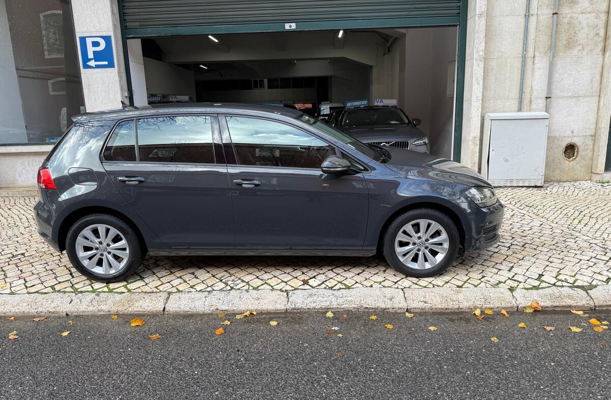 VOLKSWAGEN Golf 1.6 TDi BlueMotion Confortline