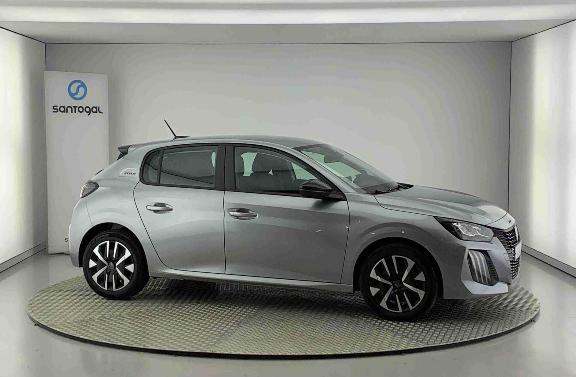 PEUGEOT 208 1.2 PureTech Style