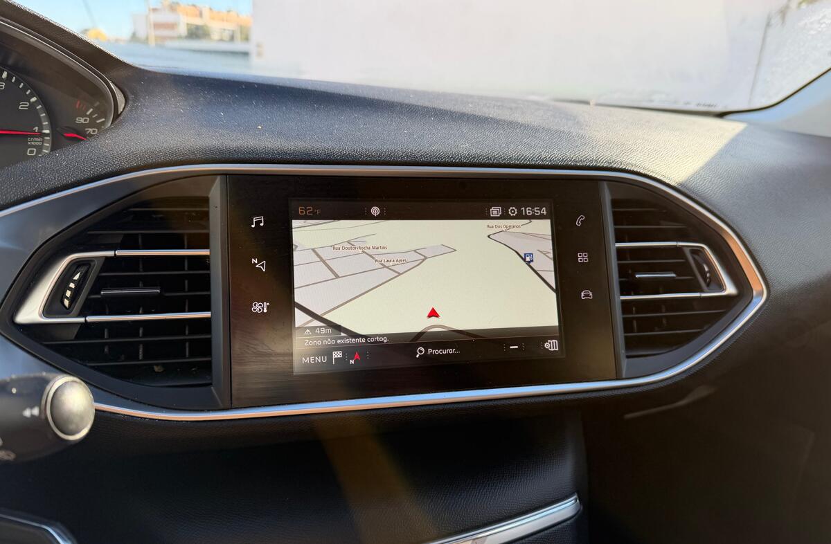 PEUGEOT 308 1.2 PureTech Allure